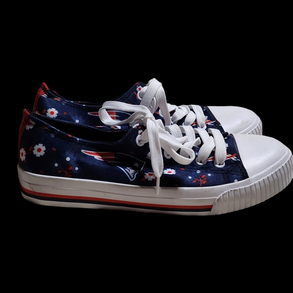 FOCO Women's New England Patriots Sneakers Size 9